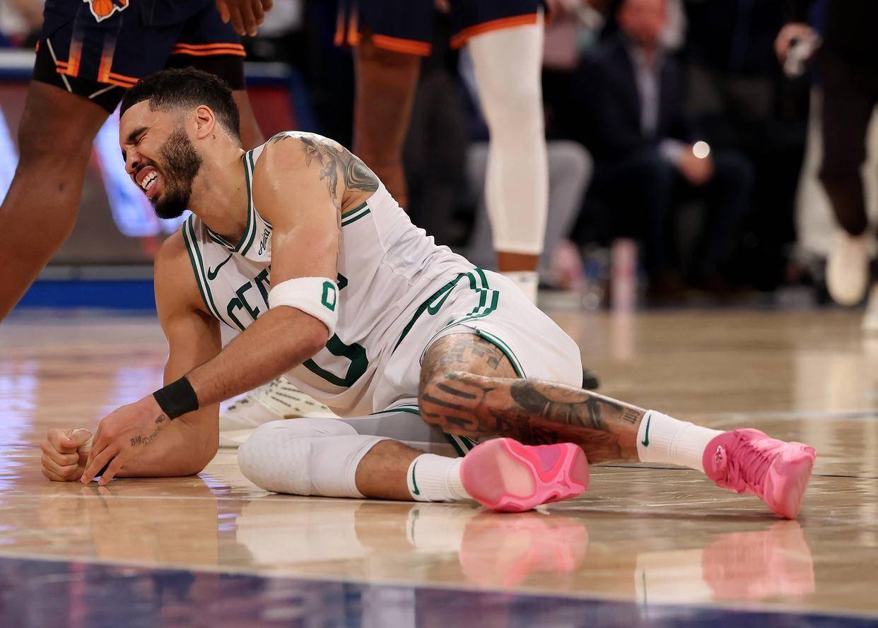 NBA季后赛今晚再迎强敌；费城76人门线救险；主帅态度：球迷炸锅；赛程密集仍需轮换的简单介绍